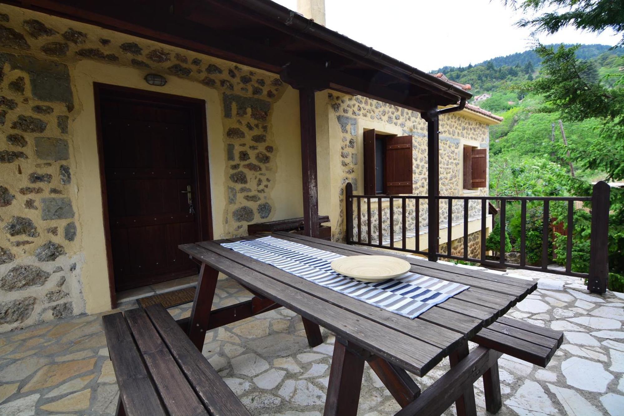 En Arhi Ano Trikala